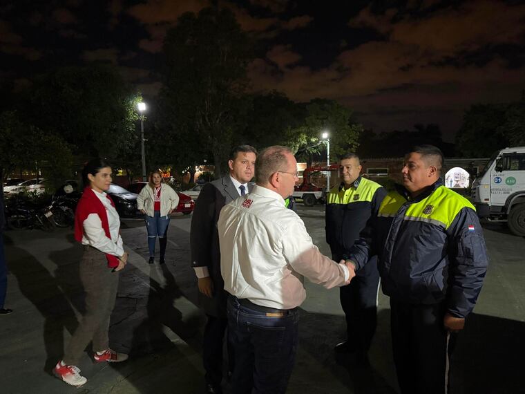 Camilo Pérez conversó con inspectores de la PMT.