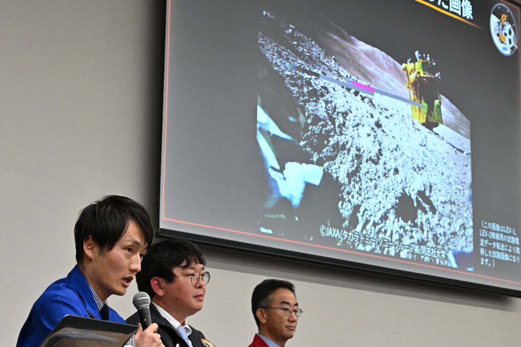 El jueves, la agencia aeroespacial japonesa (Jaxa) anunció que el módulo SLIM había sobrevivido a la terrible y larga noche lunar y logró enviar nuevas imágenes. Foto: AFP