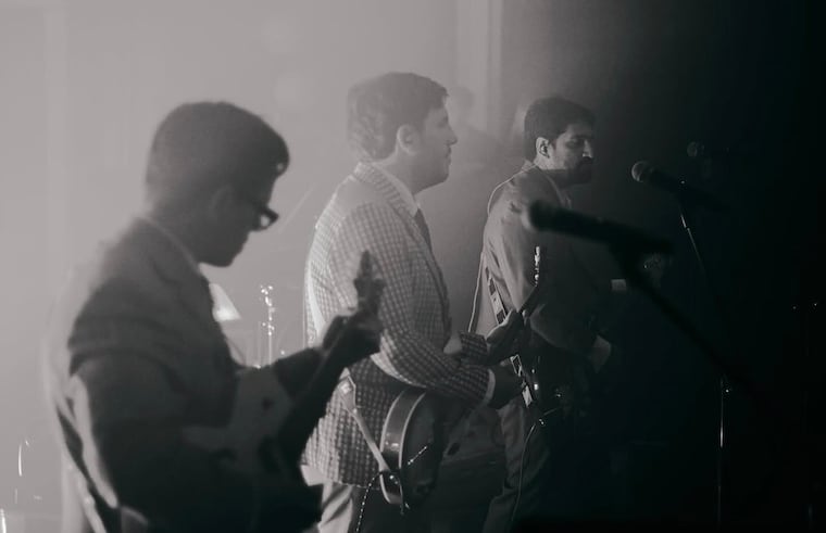 Mocasinos trabaja en nuevas canciones. Foto: Instagram - @kiddkamera
