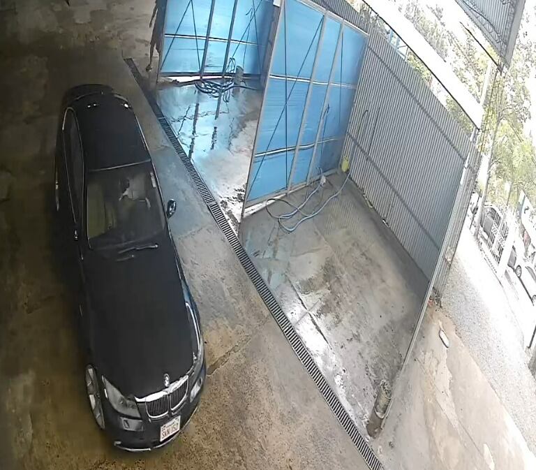 Este modus operandi lo realizó en varios locales, pero hoy suma una denuncia más, en este caso estafó a un lavadero de autos en Asunción. Foto: Captura de pantalla