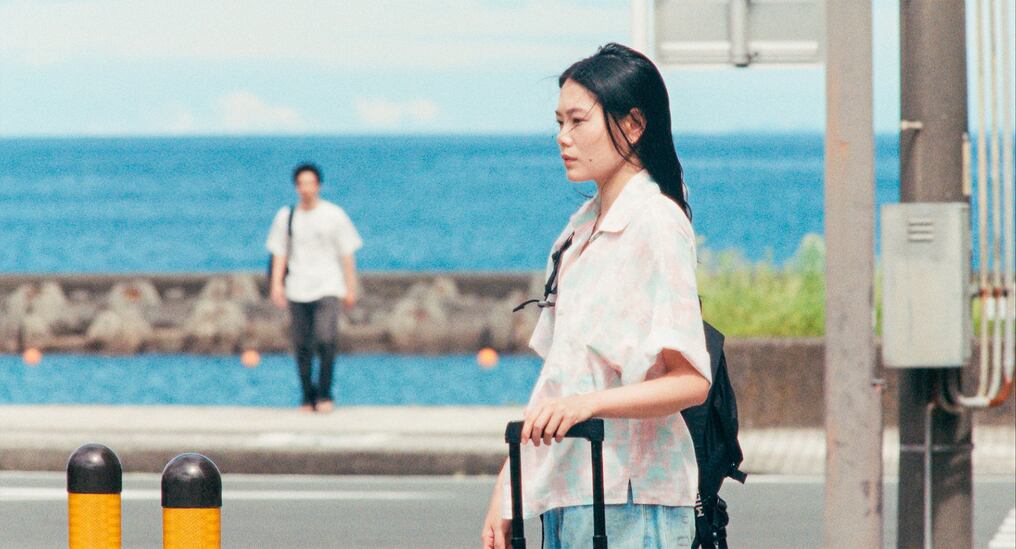 El director japonés Kohei Igarashi narra el drama de un duelo imprevisto y evoca el nacimiento de un amor junto al mar. Foto: Gentileza