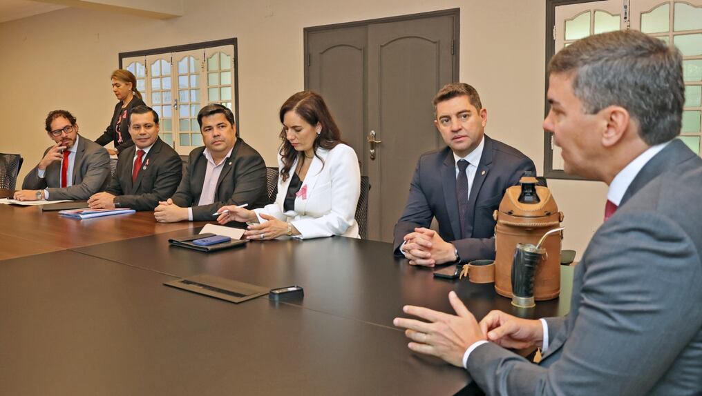 Equipo energético instala mesa de trabajo para actualización de la política energética que busca garantizar los derechos y que se logre una política equitativa y sostenible teniendo como centro el bienestar del ciudadano. Foto: Gentileza