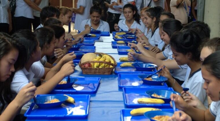 El gobernador Javier Pereira sostuvo que se trata de un proyecto ambicioso que aportará efectividad a la alimentación escolar. Foto: Ilustrativa
