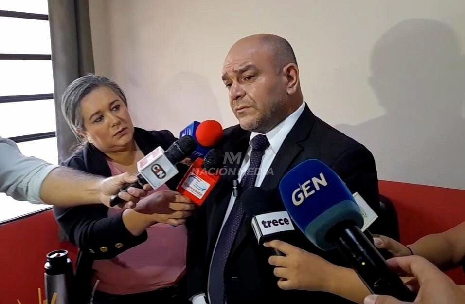 El fiscal Alberto Torres interviene en el caso de la pequeña que perdió la vida al caer sobre ella un portón de hierro cuando jugaba en el patio de su casa con otros niños. Foto: Archivo