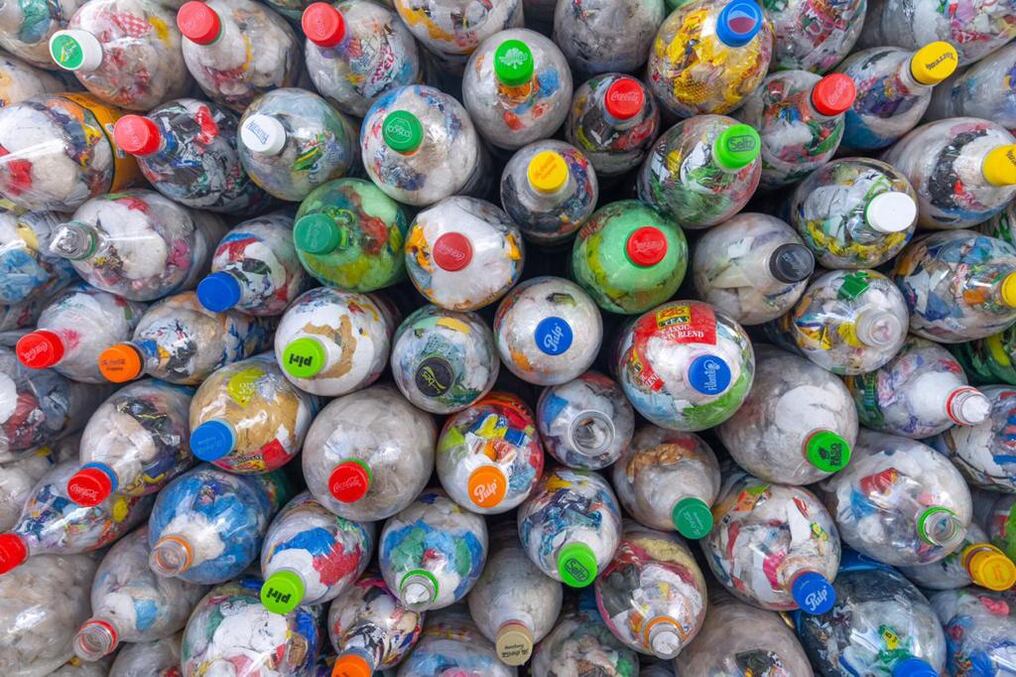 Este sábado se recogerán material que se utilizarán para construir la escultura navideña que busca concienciar sobre medio ambiente. Foto: Ilustrativa