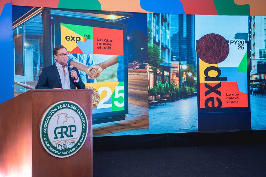 La presentacin de la nueva identidad visual de la Expo estuvo acargo de Camilo Guanes