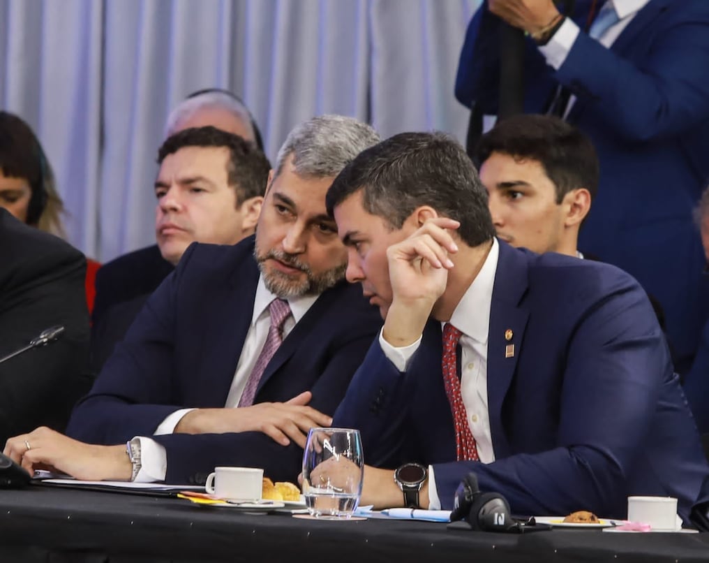 Abdo Benítez resaltó el acompañamiento de Santiago Peña, con lo cual puede observarse su absoluto involucramiento en los temas de interés regionales. Foto: Gentileza