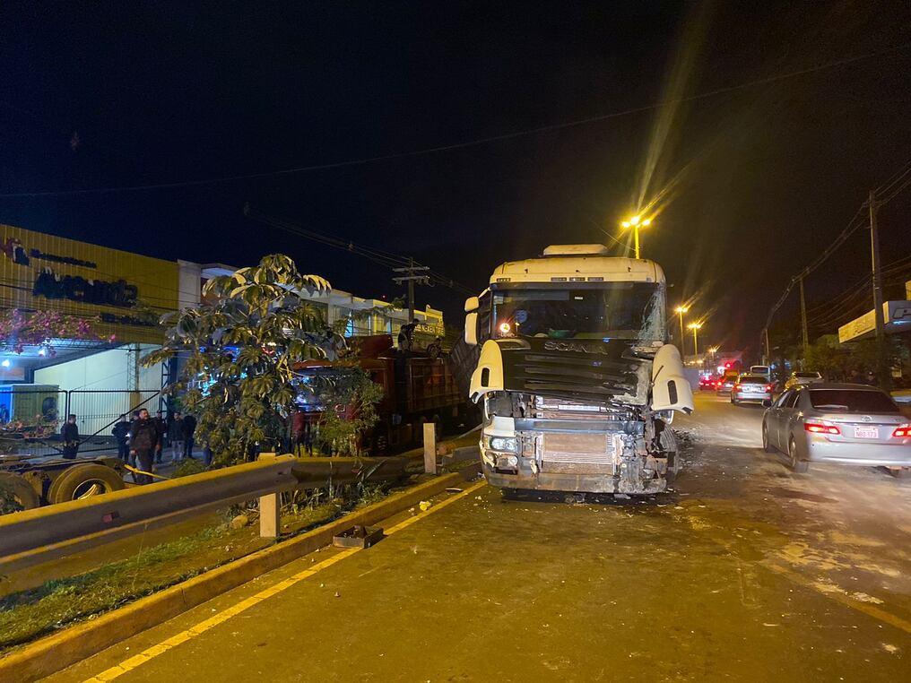 Durante el percance no se reportaron víctimas ni heridos, solo cuantiosos daños materiales. Foto: Rocío Gómez/NM
