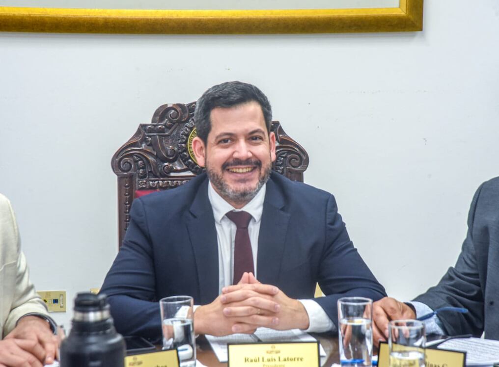 El diputado Raúl Latorre, sostuvo que es necesario proteger la vida institucional del Ministerio Público, así como a las autoridades que fueron constitucionalmente electas. Foto: Gentileza