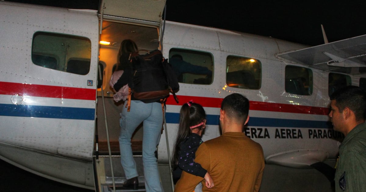 La Nación / Fuerza Aérea Paraguaya realiza traslado aeromédico humanitario a niña de 5 años
