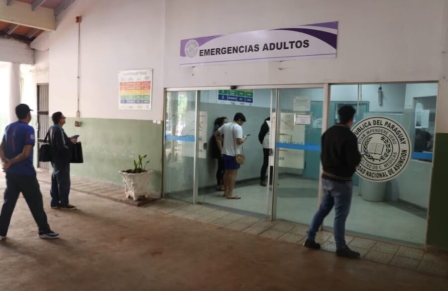 Según el reporte del Hospital de Clínicas, entre 40 y 50 personas son atendidas a diario en urgencias por cuadros respiratorios.