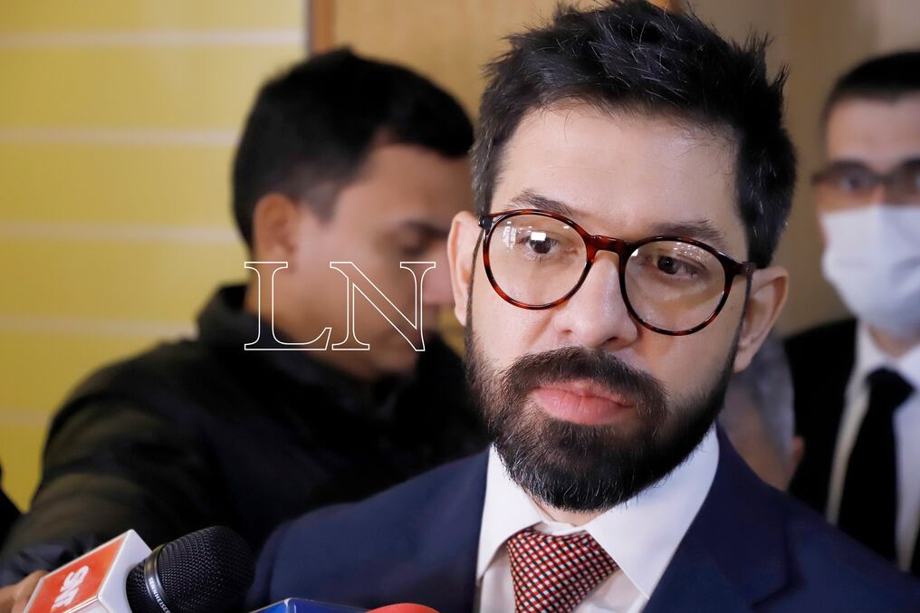 El juez Osmar Legal admitió la imputación contra el hijo de Lalo Gomes y ha fijado para este martes la audiencia de imposición de medidas cautelares donde se definirá si los procesados serán derivados a una penitenciaría. Foto: Christian Meza