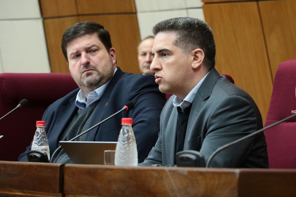 El senador Patrick Kemper y el titular del Mitic Gustavo Villate destacaron el gran interés de que la propuesta de Protección de Datos Personales se convierta en ley nacional en breve. Foto: Gentileza