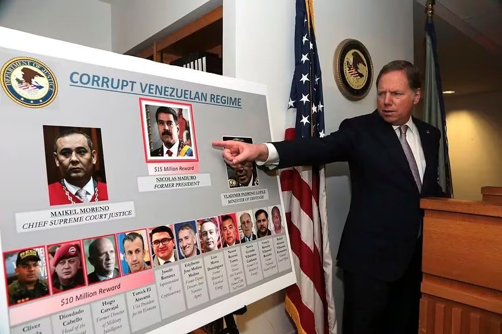 La Nación / El Cartel de los Soles de Nicolás Maduro será designado por  Paraguay como grupo terrorista