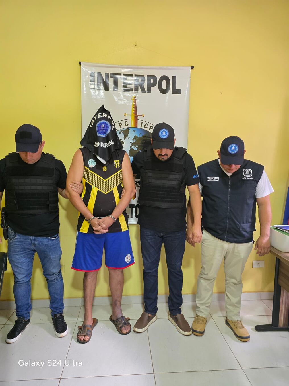 Interpol detuvo en el barrio Tres Fronteras de Pdte. Franco, a un hombre prófugo desde el 2018, procesado en la provincia de Buenos Artes, de Argentina, por abuso sexual de una niña. Foro: Gentileza