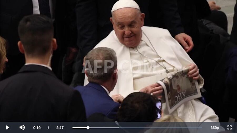 El papa Francisco abogó por la liberación de todos los periodistas "injustamente encarcelados", simplemente por haber sido fieles a su profesión. Foto: AFP