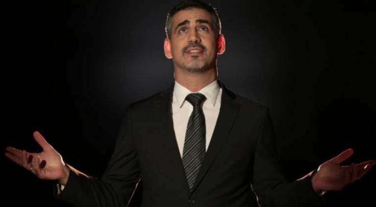 Roberto Coronel, periodista y presentador de Tv.