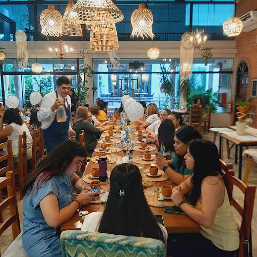 Para las fiestas de fin de año, muchas familias optan por el servicio de catering que es la alternativa para los restaurantes, ya que algunos cierran el 24 por la noche. Foto: Archivo