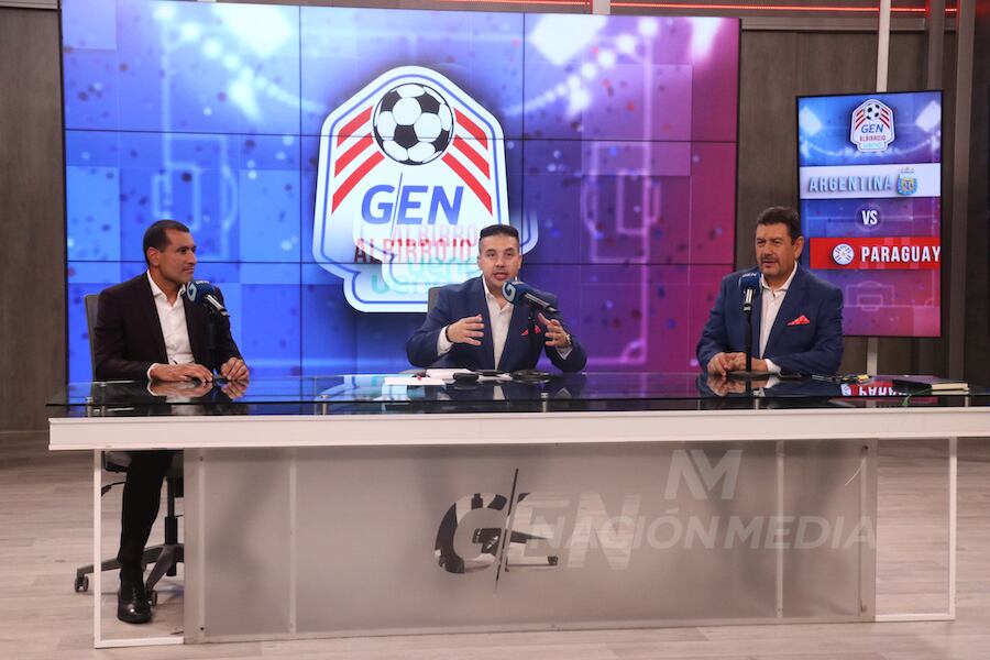 Paulo da Silva, Kike Enciso y Gustavo del Puerto, durante la transmisión
del partido Argentina ante Paraguay por el canal GEN.FOTO:CRISTÓBAL NÚÑEZ