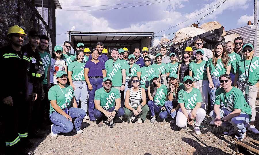 La planta de acopio de RB en San Ignacio, Misiones, recibe diariamente los plásticos proveídos por más 400 recicladores del sur del país. Foto: Matías Amarilla