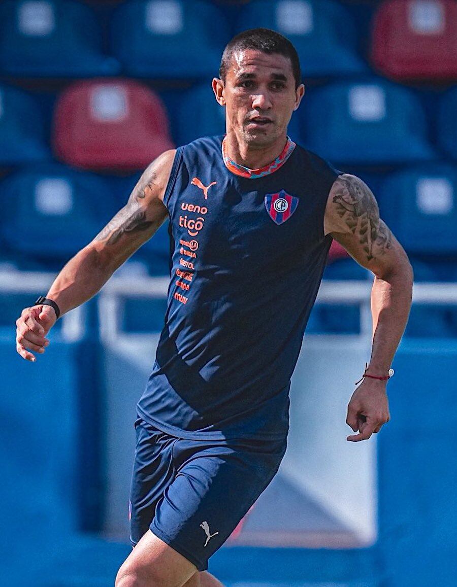 Víctor Gustavo Velázquez, eficiente zaguero azulgrana