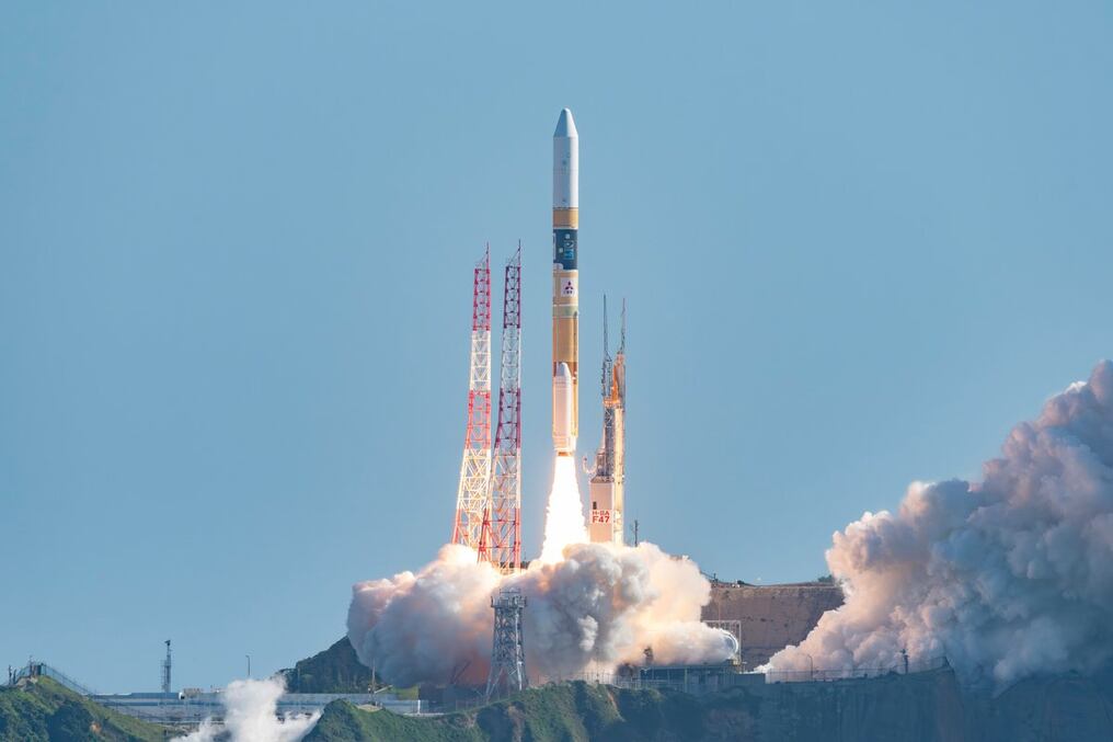 Tras numerosos percances previos, la misión “Moon Sniper” lanzó el cohete con el módulo que intentará el primer alunizaje japonés. Foto: @MHI_GroupJP
