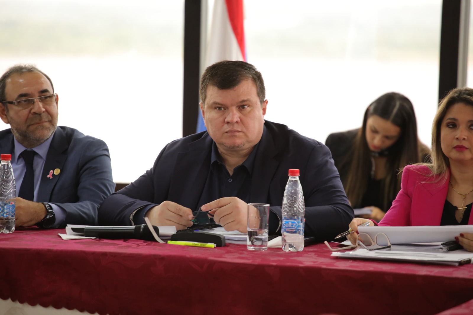 El senador Dionisio Amarilla contrapone las declaraciones del fiscal general y asegura que existen suficientes evidencias sobre las irregularidades del gobierno anterior apuntadas por la Contraloría. Foto: Archivo