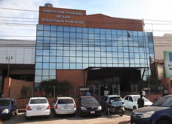 Desde la Dirección General de los Registros Públicos calificaron como una "falacia" que funcionarios hayan cobrado un "aguinaldo" para ocultar datos registrales de propiedades de Jarvis Chimenes Pavão. Foto: Archivo