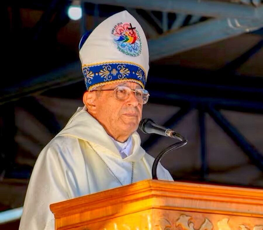 Monseñor Ricardo Valenzuela destacó que también se vive un momento de alegría porque, en pocos días, la sede vacante en el Vaticano ya estará ocupada por el sucesor de Francisco.