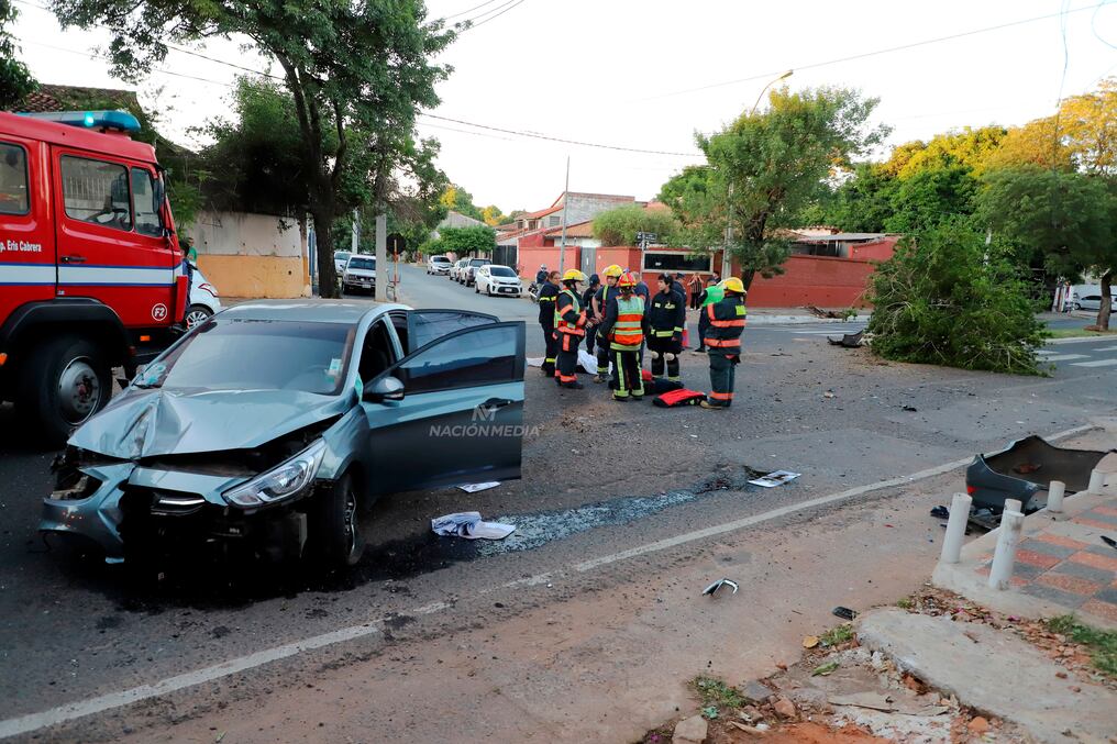 Testigos indicaron que el médico iba a una alta velocidad y que ya estaba adelantándose a varios vehículos. Foto: Néstor Soto