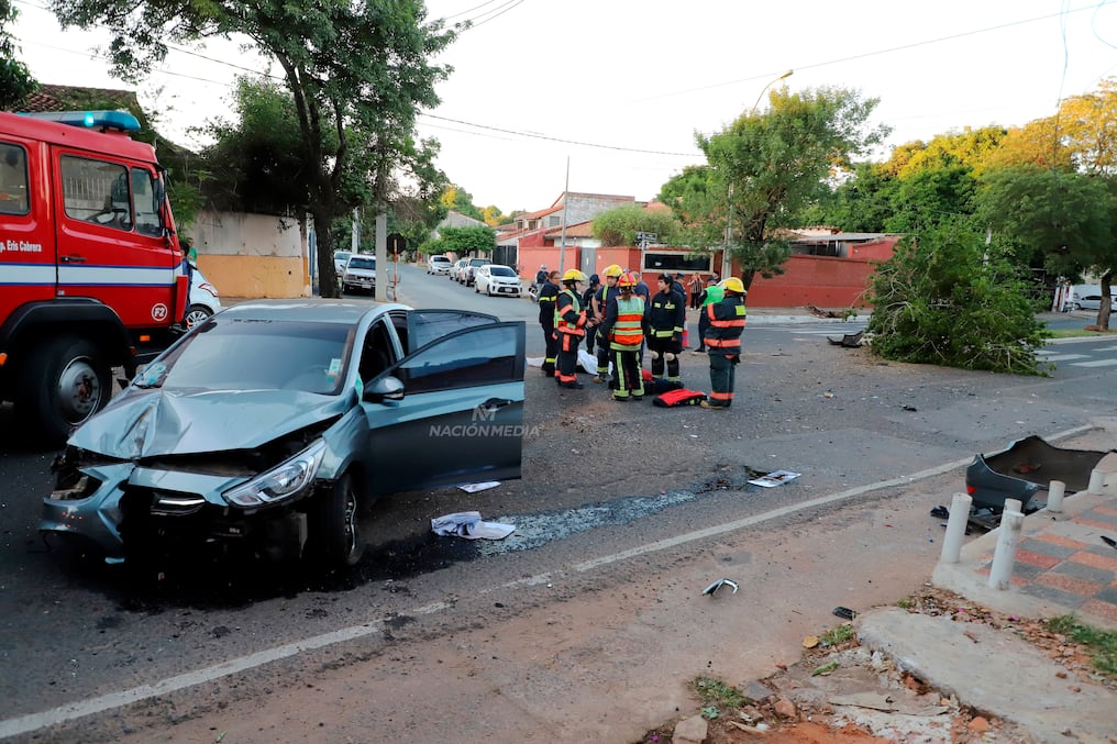 Testigos indicaron que el médico iba a una alta velocidad y que ya estaba adelantándose a varios vehículos. Foto: Néstor Soto