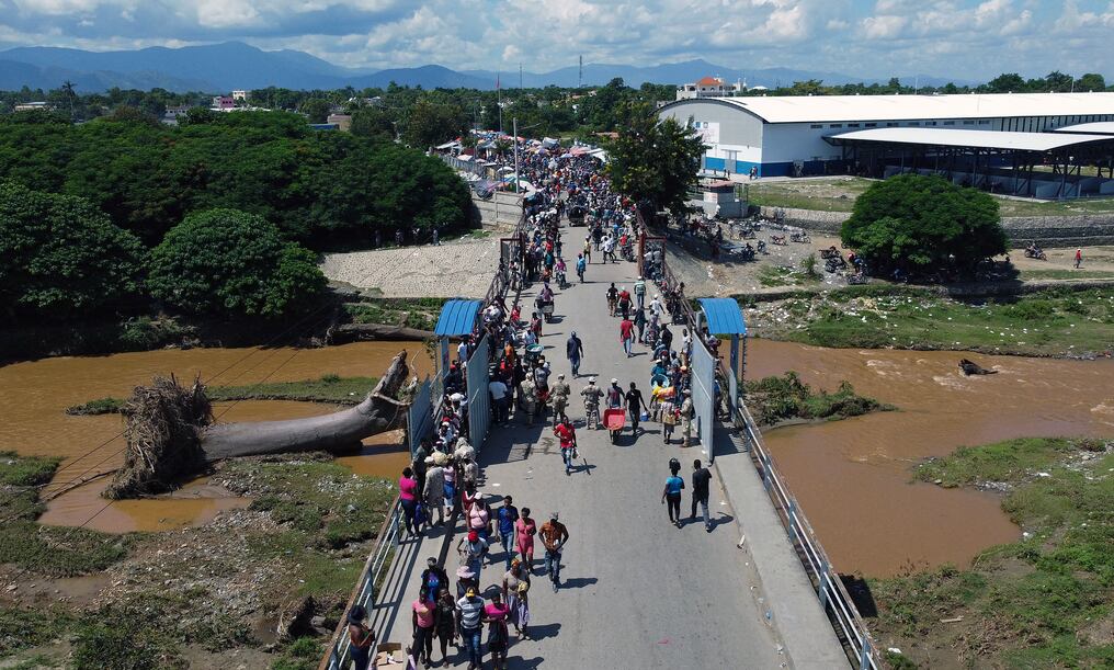 Confusos disturbios en la zona de libre comercio compartida por los dos países se registraron en la ciudad dominicana de Dajabón, Foto: AFP
