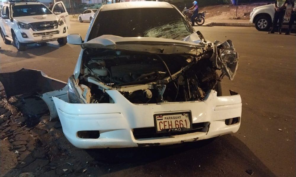 Diario HOY | Conductor abandona su vehículo tras chocar contra camión