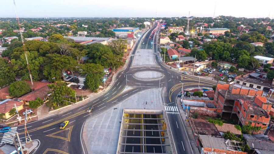 La mejora de calificación crediticia que la calificadora de riesgos Moody’s otorgó a Paraguay de Ba1 a Baa3, otorgándole grado de inversión, es un reconocimiento internacional que expone a Paraguay ante el mundo, destacó Javier Charotti. Foto: Gentileza