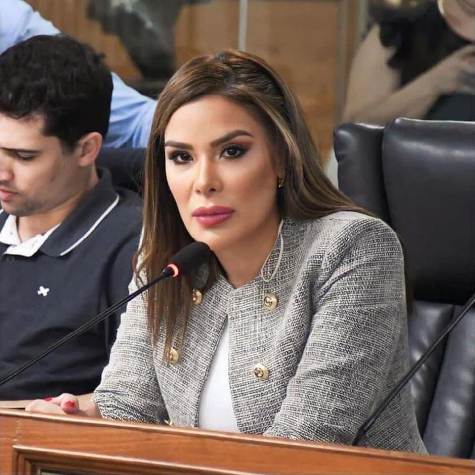 La concejal de Asunción, Fiorella Forestieri insta al diálogo y tolerancia entre liberales para llegar a un acuerdo. Foto: Gentileza