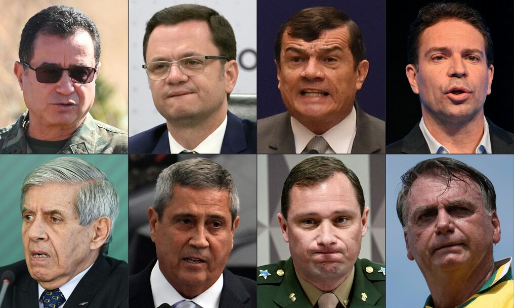 Almir Garnier, Anderson Torres, Paulo Sergio Nogueira, Alexandre Ramagem, Augusto Heleno Pereira, Walter Souza Braga Netto, Mauro Cid y Jair Bolsonaro. Foto: AFP