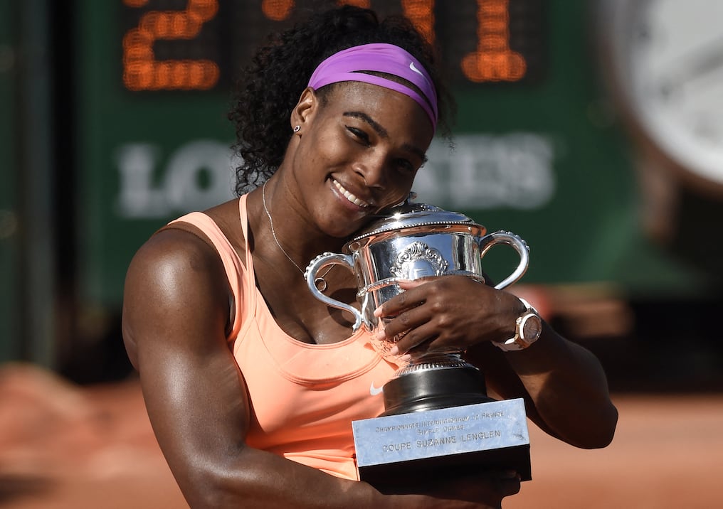 La tenista estadounidense celebra con la final femenina del Abierto de Francia de Roland Garros, el 6 de junio de 2015. Foto: Miguel Medina/AFP