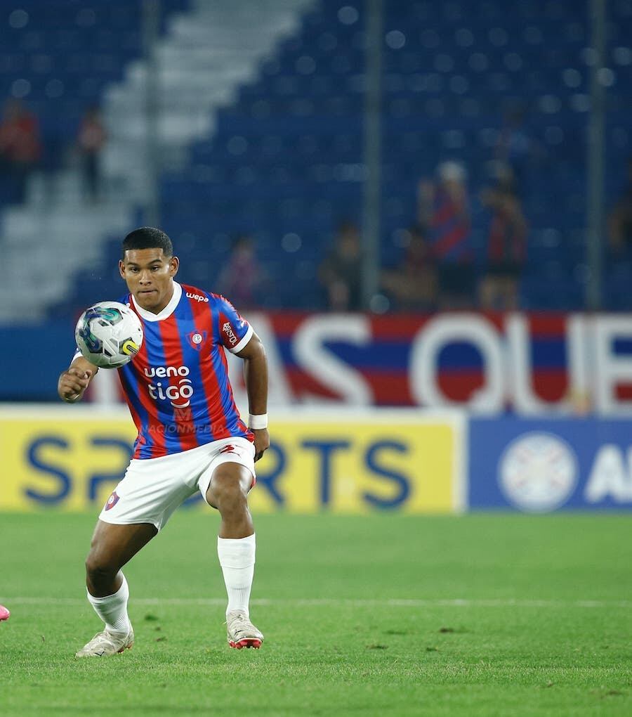 Diego León, lateral izquierdo de Cerro Porteño. Foto: Emilio Bazán