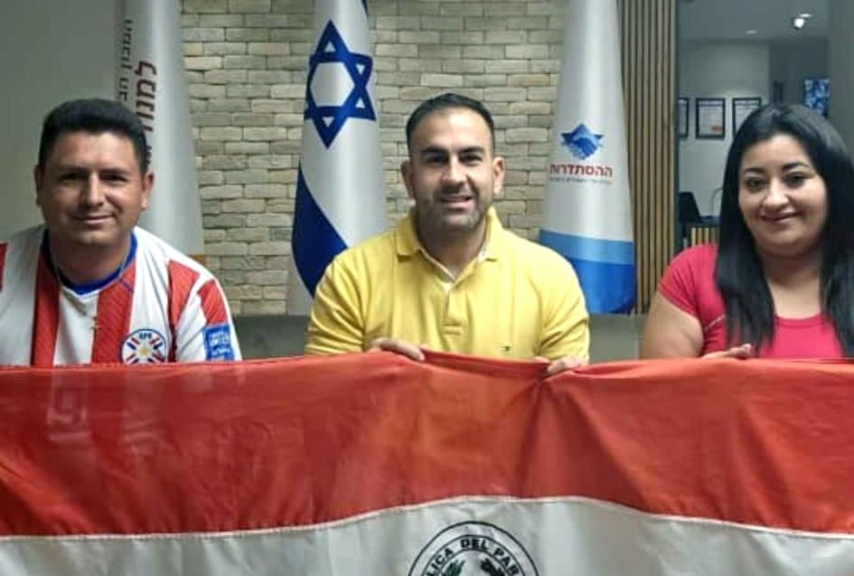El intendente de San Lorenzo, Felipe Salomón confirmó que ya están de retorno al Paraguay, dejando atrás el conflicto Medio Oriente. Foto Gentileza