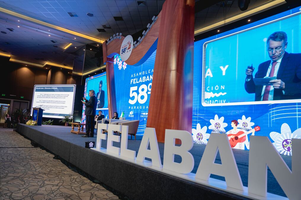 Fitch destacó a la economía de Paraguay ante banqueros y líderes internacionales en el marco de la 58.ª Asamblea de la Federación Latinoamericana de Bancos (Felaban), Paraguay, 2024. Foto: Gentileza
