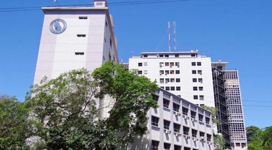 El presidente del IPS, Jorge Brítez, explicó a qué se destinará el 2,5% de los aportes que antes eran destinados a Salud Pública y Sinafocal. Foto: Gentileza