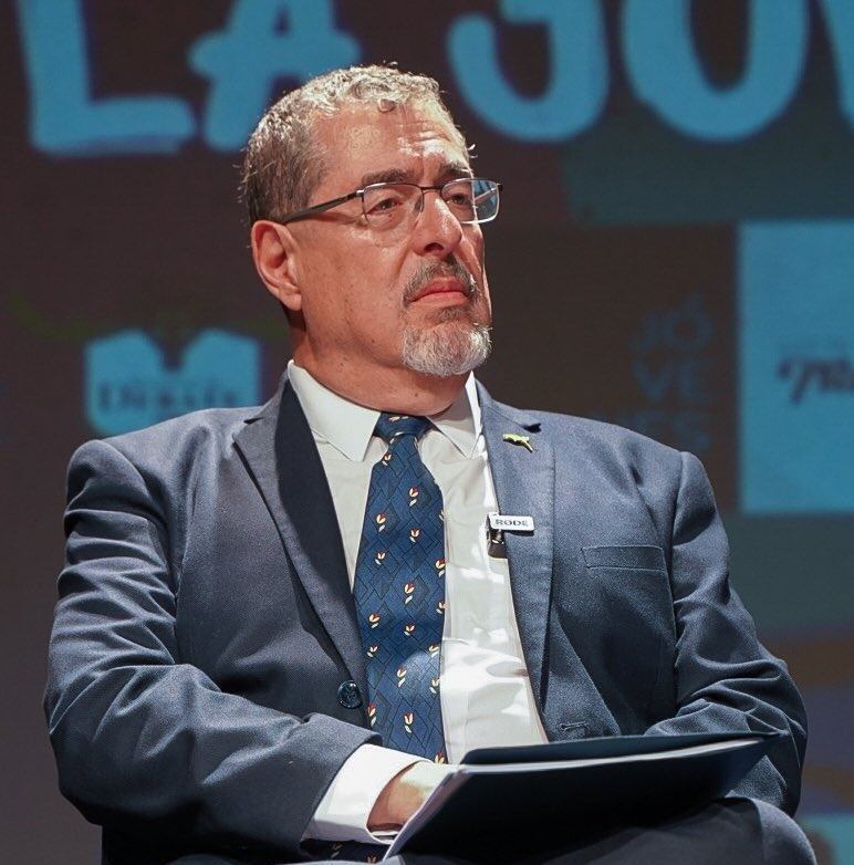 Un juzgado inhabilitó al partido Semilla, del candidato socialdemócrata Bernardo Arévalo, que dio la sorpresa en la primera vuelta presidencial. Foto: @BArevalodeLeon
