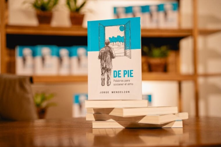 “De Pie”, de Jorge Mendelzon. Foto: Gentileza