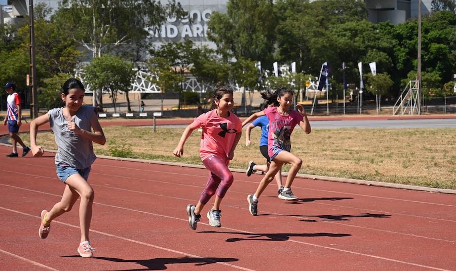 SNDEl atletismo en el predio de la SND tiene alta demanda de los niños y jóvenes. Foto: @SNDCon