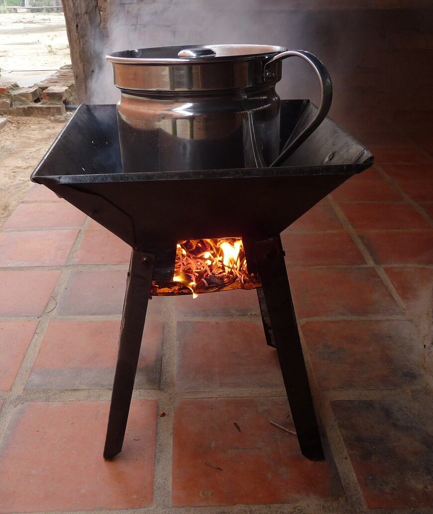 Otra de las recomendaciones a la hora de manipular fuego y generar fogatas es tener en cuenta que estas deben apagarse con agua, la arena no sirve para este efecto. Foto: Archivo