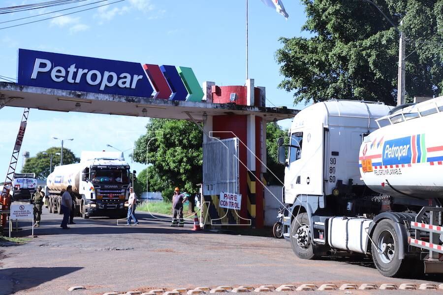 Gestión de gobierno saliente ocasionó pérdidas al valor de Petropar, señalan. Foto: Archivo.