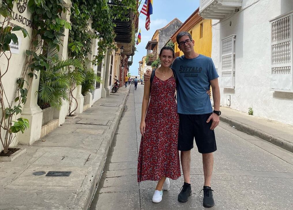 La periodista Claudia Aguilera compartía un viaje de luna de miel con su esposo en Colombia cuando sucedió la tragedia. Foto: Archivo