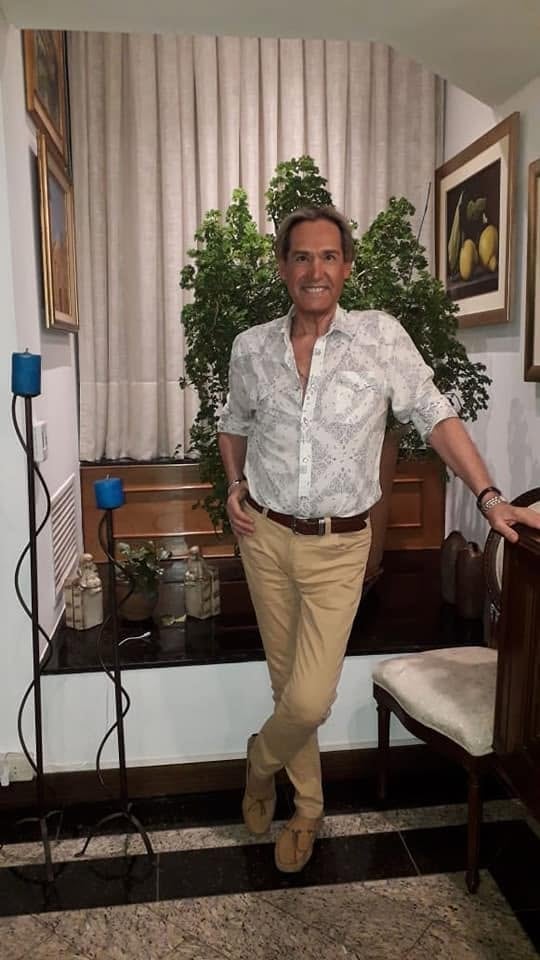 Jorge Vega fue profesor de pasarelas de American Model School. Foto: Facebook / Jorge Vega