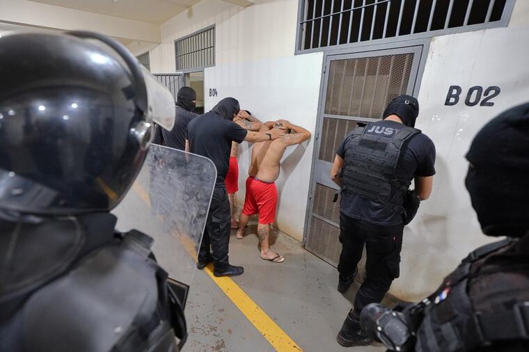 El operativo abarcó todo el penal.
