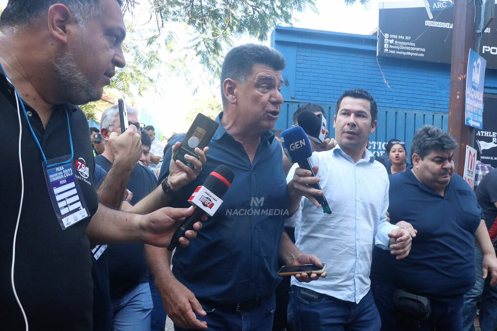 Nueva jugada de Efraín Alegre para no ser separado de la presidencia del PLRA. Foto: Cristóbal Núñez